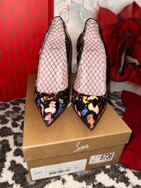 Christian Louboutin sz39 Hot Chick 100 black patent with Cartoon pinup print